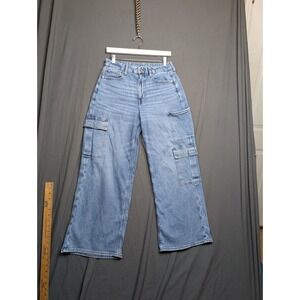 American Eagle light wash wide-leg cargo jeans 8 short
